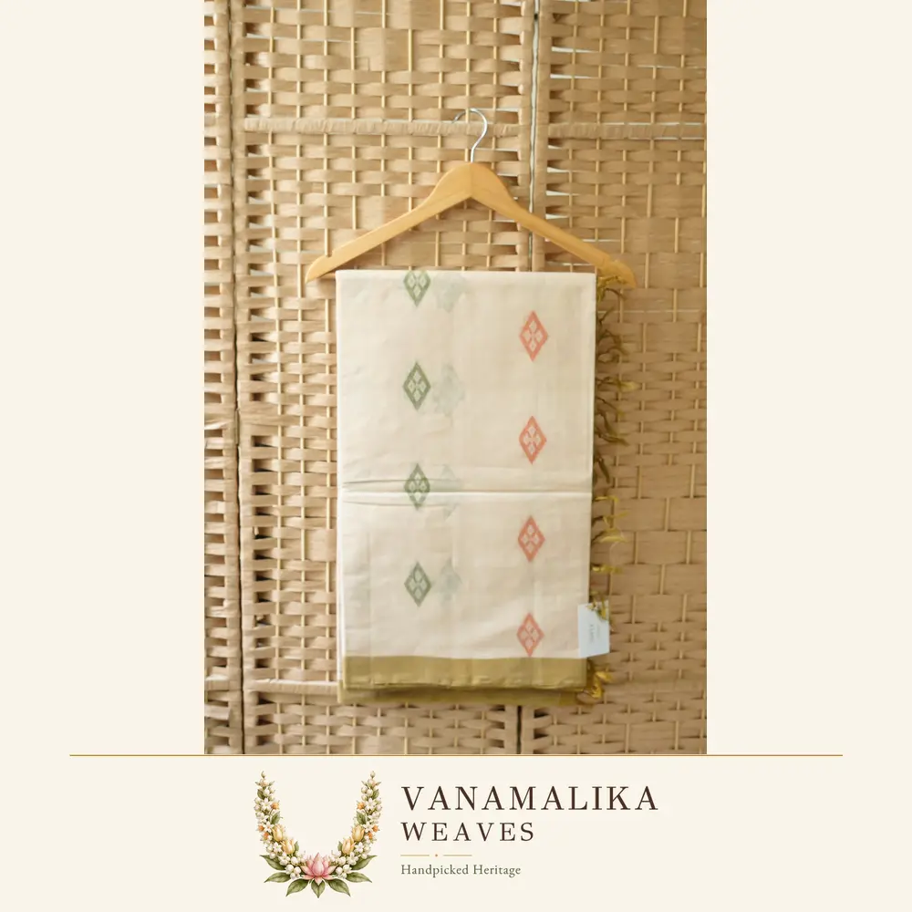 Diamond Motif Negamam Handloom Cotton Saree — Ivory