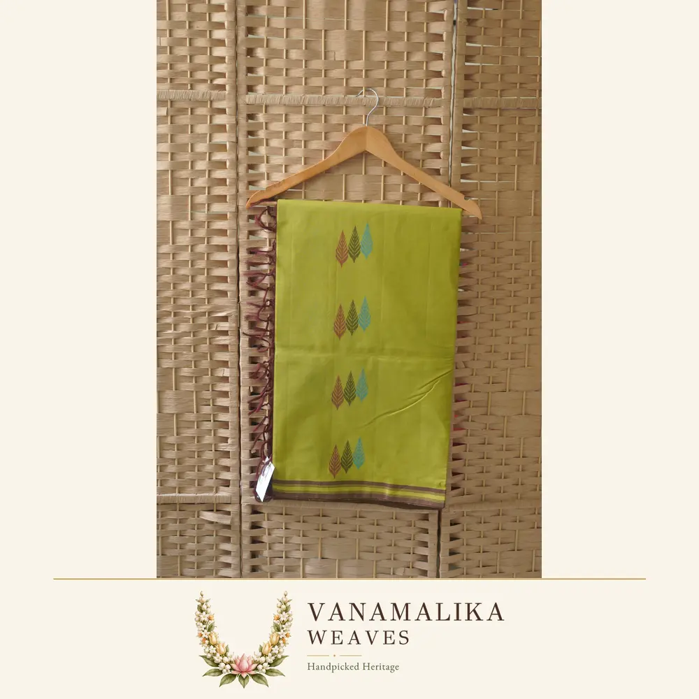 Three-Leaf Motif Negamam Handloom Cotton Saree — Lime Green