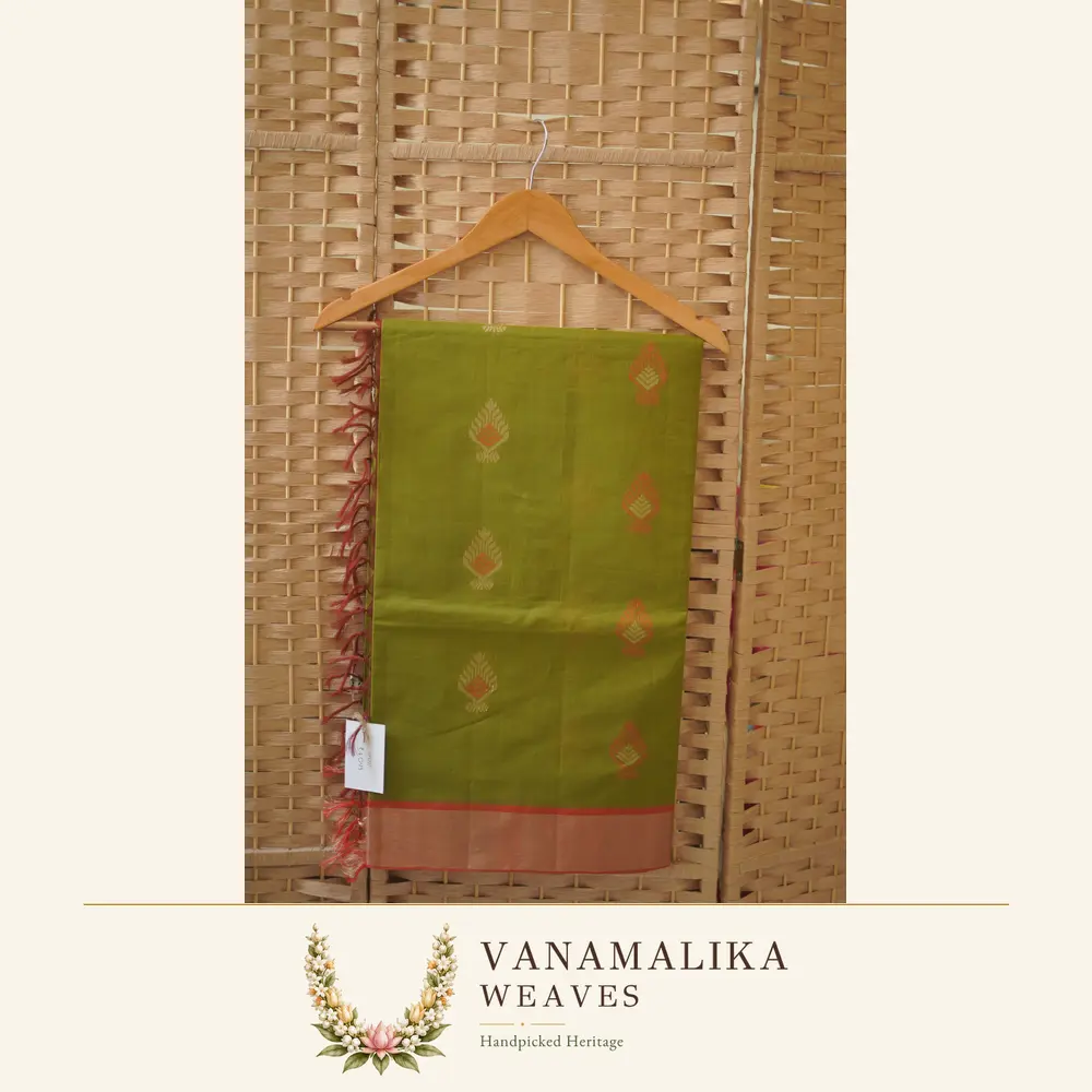 Stylised Leaf Motif Negamam Handloom Cotton Saree — Olive Green