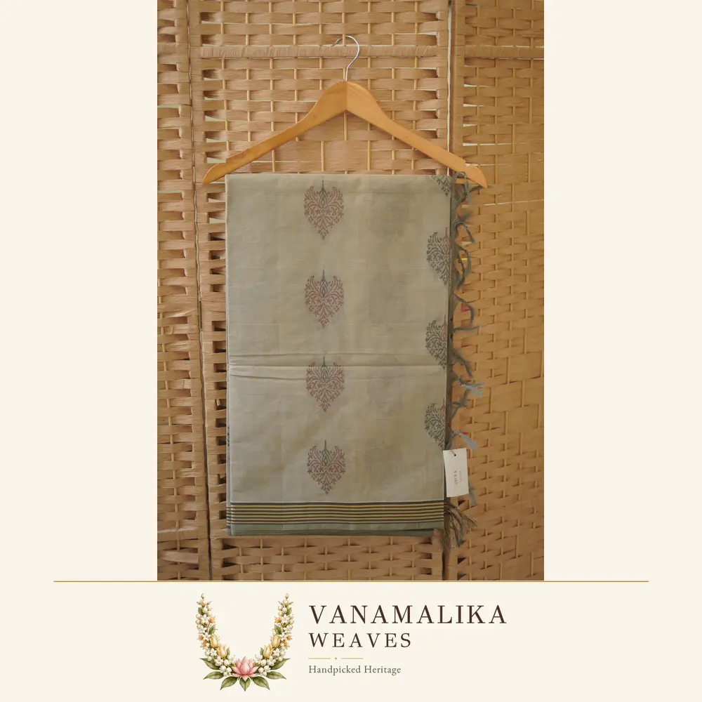 Ornate Pendant Motif Negamam Handloom Cotton Saree — Sage Grey