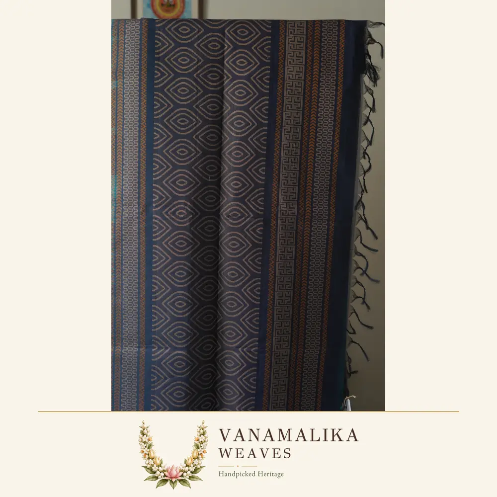 Half-Framed Annapakshi Motif Negamam Handloom Cotton Saree — Turquoise — view 2