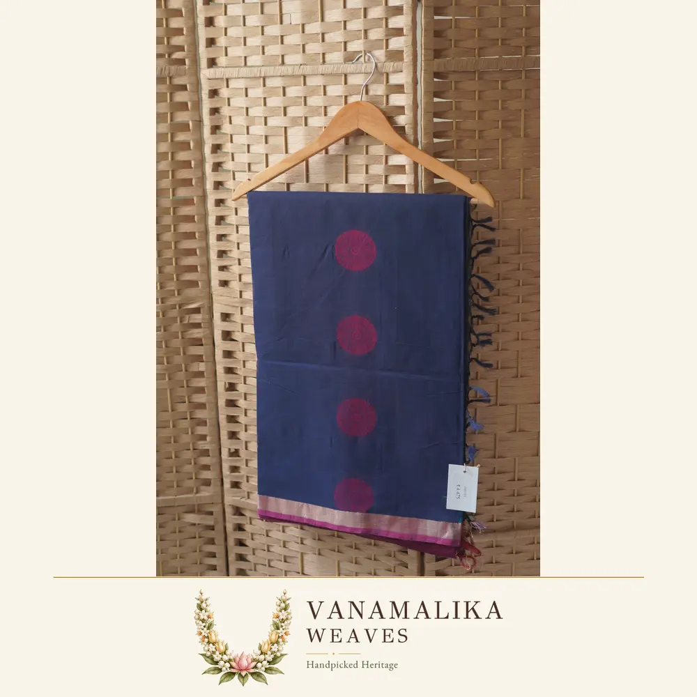 Alternating Chakra Butta Negamam Handloom Cotton Saree — Navy Blue