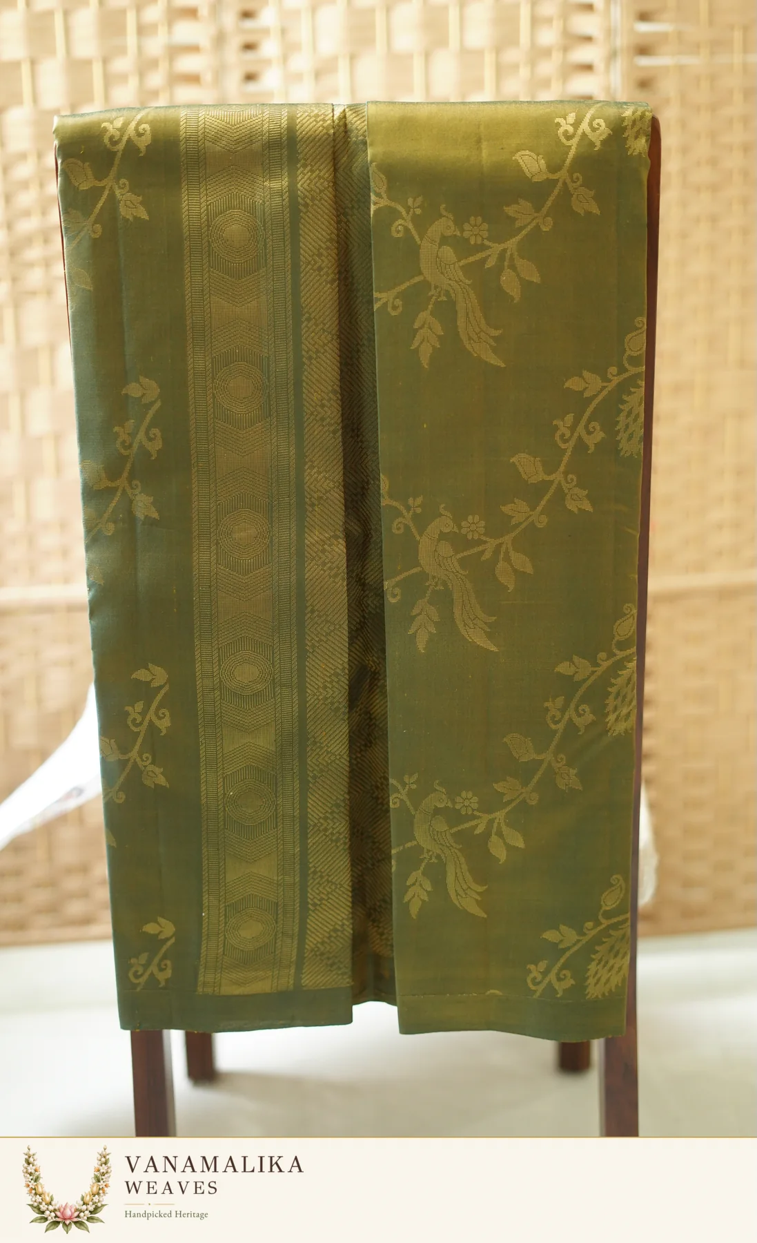 The Grounded Queen — Antique Olive Green